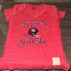 Women’s red v-neck stretchy sporty NY Giants Retro t-shirt top L